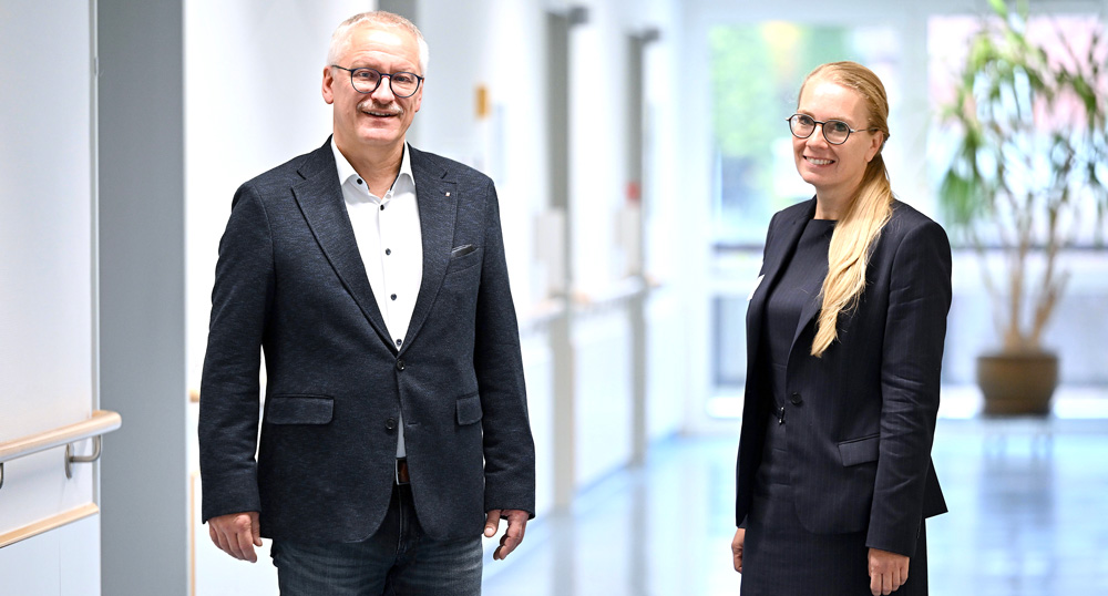 Michael Weißmann Caritasdirektor Caritasverband Regensburg und Claudia Eder Geschäftsführung Caritas-Krankenhaus St. Lukas